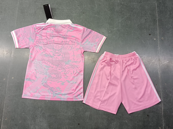 23/24 Real Madrid Pink Fan Version Football Shirt Kids Size Suit