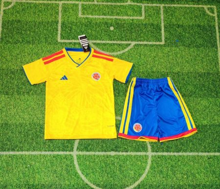 26/27 Colombia Home Football Shirt Kids Size Suit